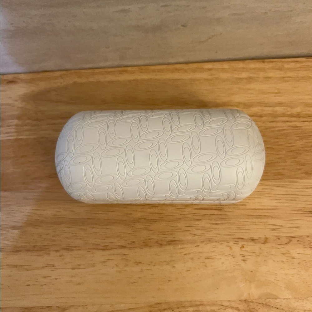 Oakley Hard Shell “0” White Eyeglass Case